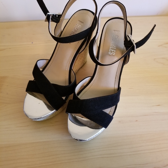 Charles summer wedges size 6 - Picture 5 of 5